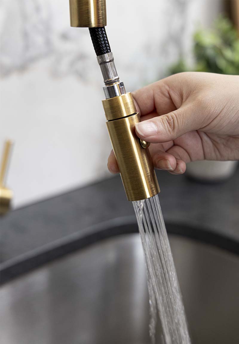 Llave de fregadero para cocina con sensor lateral en acabados cromo y ébano